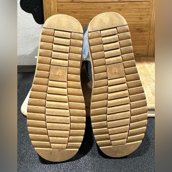 Fur-Lined Denim Booties W/ Lug Sole Round Toe, Metallic Snow Boots Low Heel - Picture 6 of 10